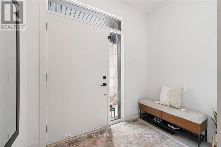 29259566/6461-renaud-road/mer-bleuebradley-estatesanderson-park/ottawa/ontario/K1W0R8_3