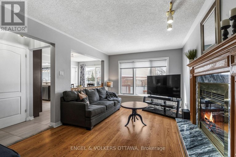 29678432/17-hunterswood-crescent/hunt-club-park/ottawa/ontario/K1G5V1_8