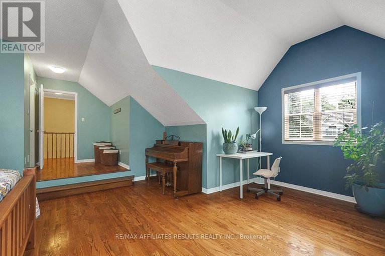 29353202/35-crantham-crescent/stittsville-central/ottawa/ontario/K2S1R2_24