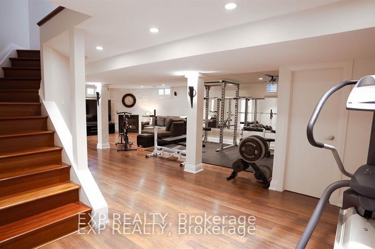 28643712/17-chesswood-court/pineglencountry-place/ottawa/ontario/K2E7E3_28