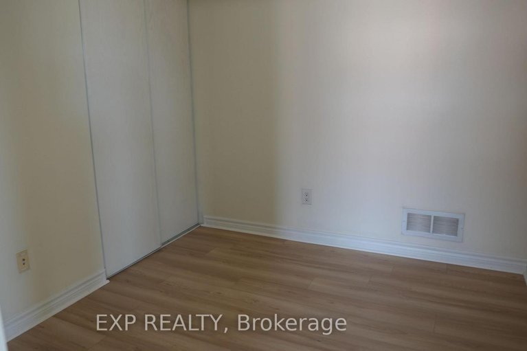 28422243/205-200-glenroy-gilbert-drive/strandherd/ottawa/ontario/K2J5G3_17