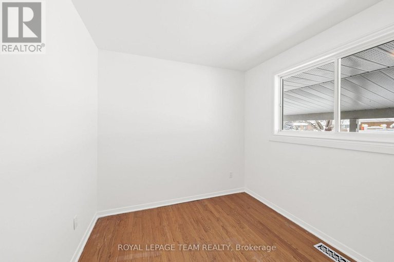 29302413/3-domus-crescent/lynwood-village/ottawa/ontario/K2H6A3_26