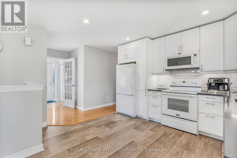 28899547/13-elm-avenue/village-of-russell/russell/ontario/K4R1B3_9