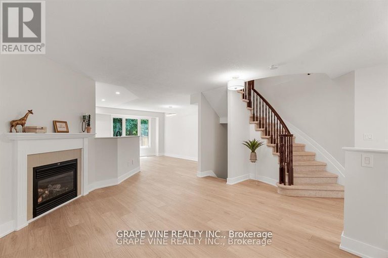 28872542/564-aberfoyle-circle/morgans-grantsouth-march/ottawa/ontario/K2K3R3_5
