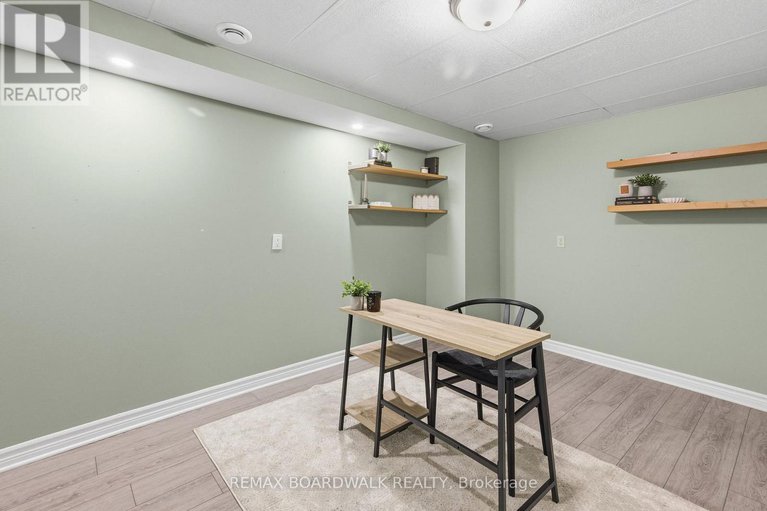 29383280/307-chestnut-private/richmond/ottawa/ontario/K0A2Z0_33