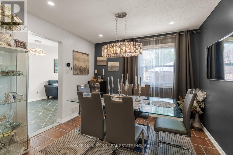 28418815/49-shandon-avenue/longfields/ottawa/ontario/K2J4E3_8