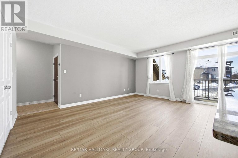 29410596/c-170-hornchurch-lane/longfields/ottawa/ontario/K2J2T3_8