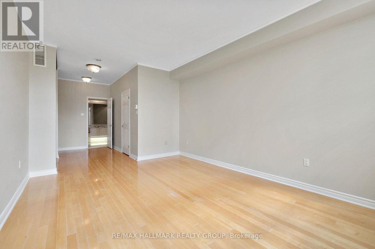 28638774/301-1480-riverside-drive/riverview-park/ottawa/ontario/K1G5H2_30