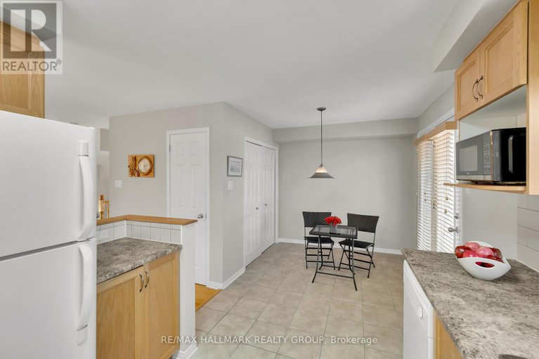 29228644/4-577-reardon-private/heron-gateindustrial-park/ottawa/ontario/K1V2K9_20