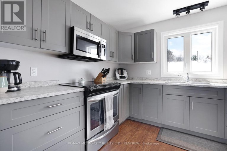 28154168/148-haramis-drive/renfrew/renfrew/ontario/K7V4M8_8