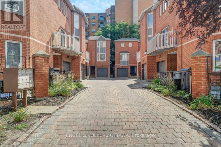 28836978/6-stockport-private/ottawa-centre/ottawa/ontario/K2P2J3_3
