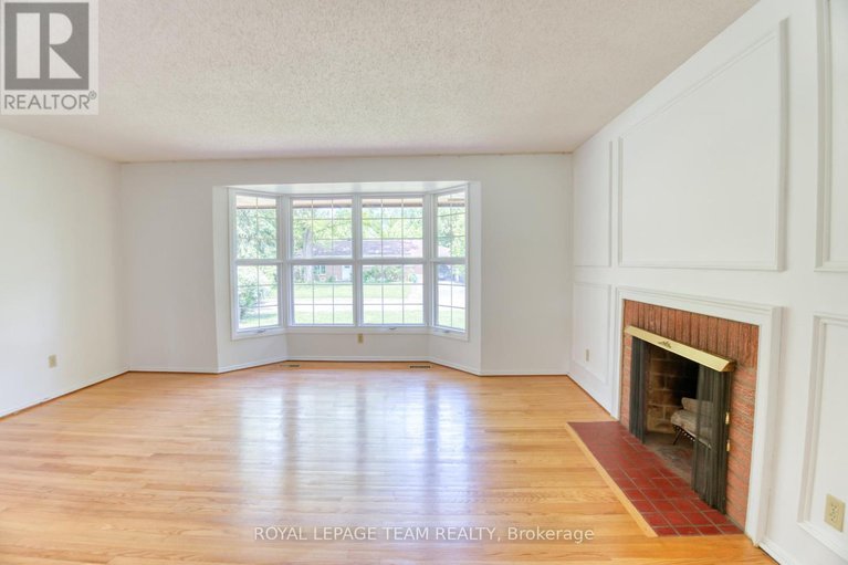 28412587/19-dayton-crescent/leslie-park/ottawa/ontario/K2H7N8_9