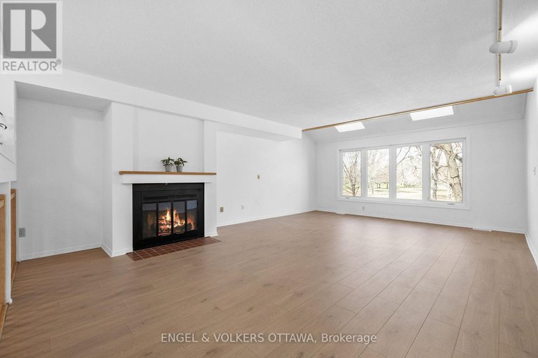 28241154/306-cathcart-street/lower-town/ottawa/ontario/K1N5C4_6