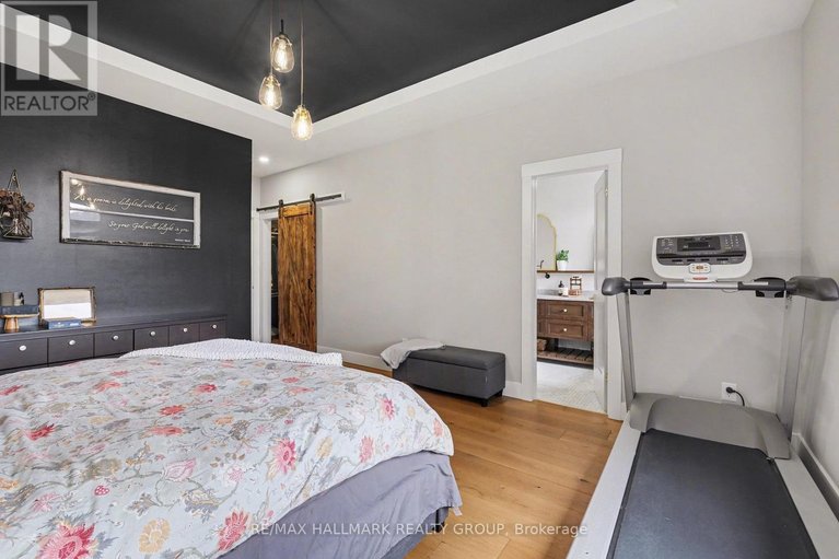 29606507/28-king-george-street/overbrook/ottawa/ontario/K1K1V8_24