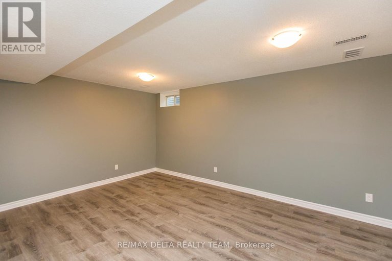 29517311/8-323-monica-crescent/bilberry-creekqueenswood-heights/ottawa/ontario/K1E3N6_42