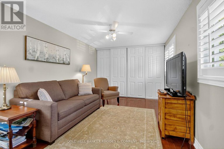 29032585/8-confederation-private/mooneys-bayriverside-park/ottawa/ontario/K1V9W6_28