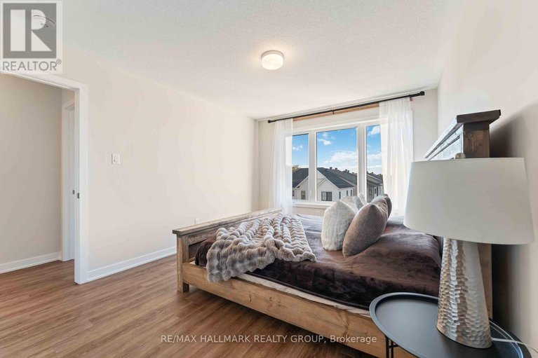 29126809/629-quilter-row/goulbourn-twp-from-franktown-rdsouth-to-rideau/ottawa/ontario/K0A2Z0_15