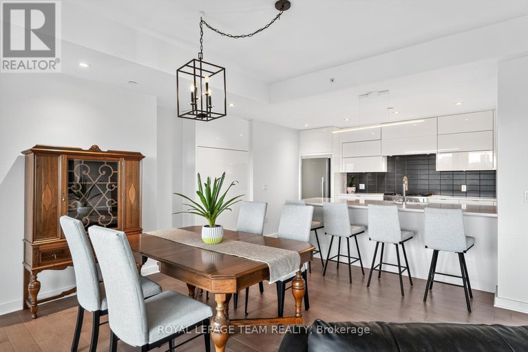 28735068/608-135-barrette-street/vanier/ottawa/ontario/K1L7Z9_18