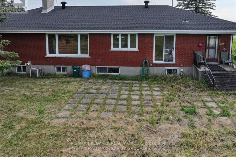 29562985/6050-old-richmond-road/south-of-fallowfield-road/ottawa/ontario/K0A2Z0_29