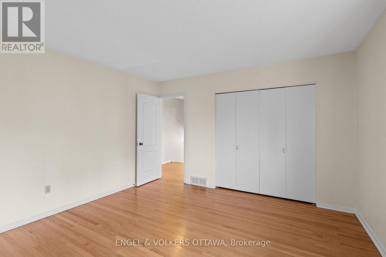 28812739/3348-kodiak-street/south-keys/ottawa/ontario/K1V7S8_23
