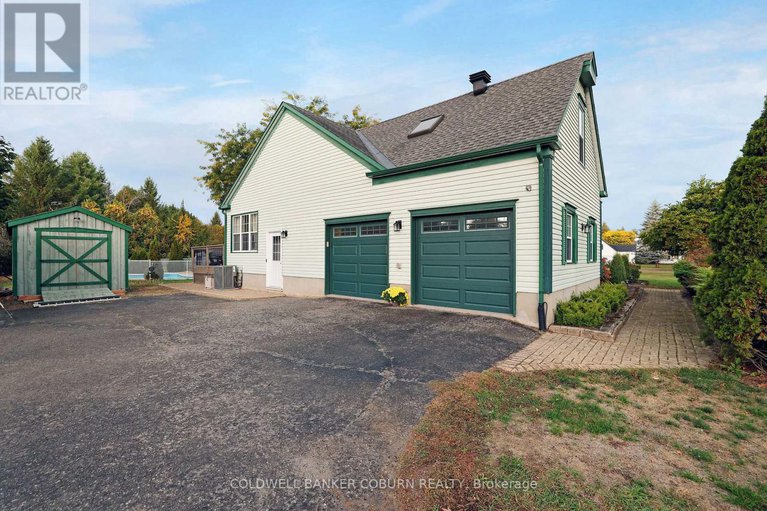 29348349/11-kimberly-avenue/north-grenville-twp-kemptville-east/north-grenville/ontario/K0G1J0_5