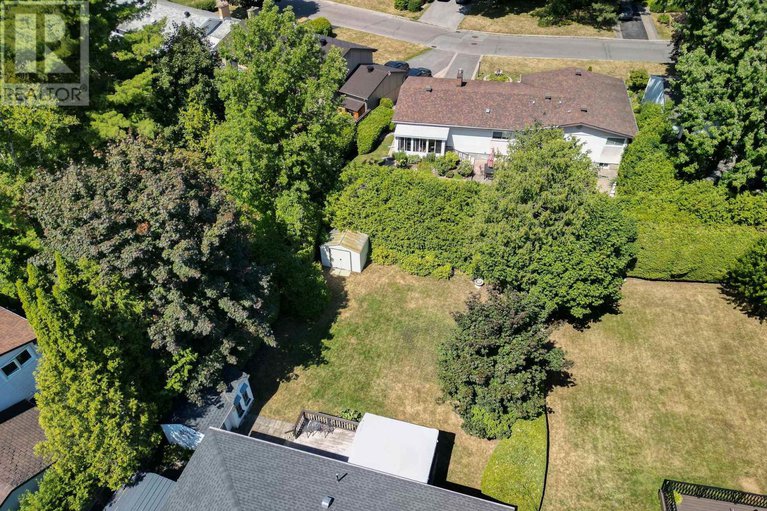 28771604/17-canfield-road/sheahan-estatestrend-village/ottawa/ontario/K2H5S7_41