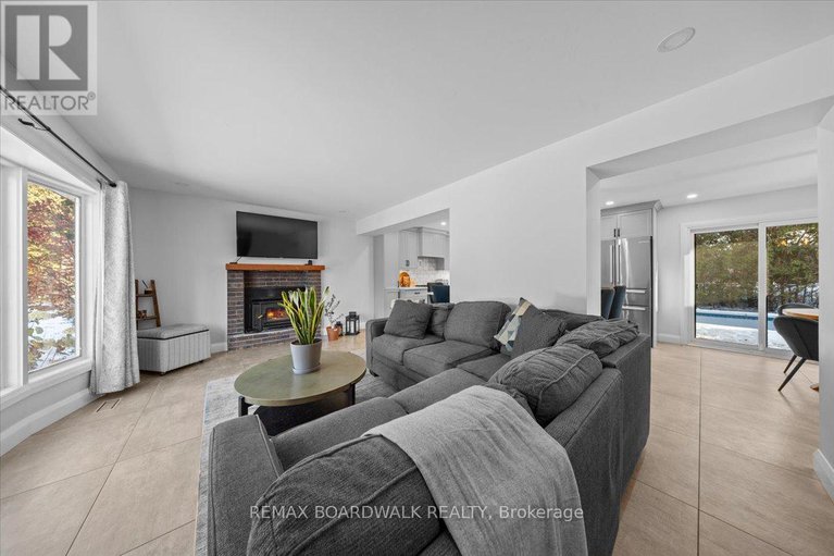 29209596/7-gagnon-court/beaverbrook/ottawa/ontario/K2K1A7_17