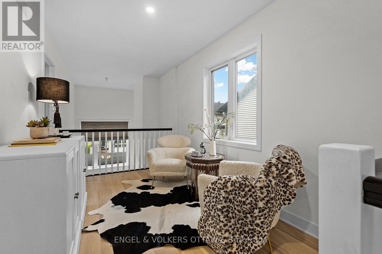 28966378/196-hawkeswood-drive/riverside-southgloucester-glen/ottawa/ontario/K4M0E5_22