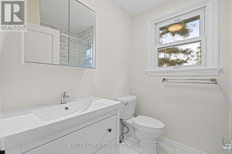 28349600/1960-alta-vista-drive/faircrest-heights/ottawa/ontario/K1H7K8_17