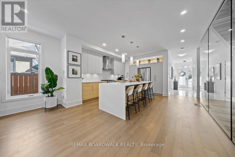 29360290/255-avondale-avenue/westborohampton-park/ottawa/ontario/K1Z7G7_6