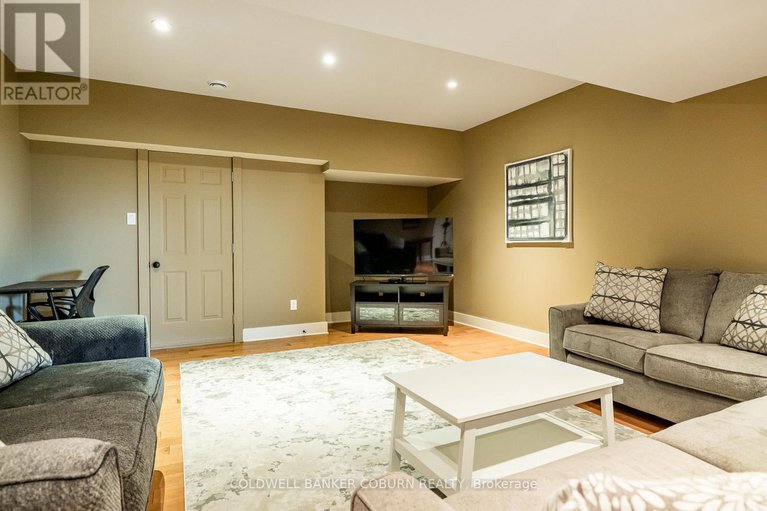 28465561/270-west-lake-circle/huntley-ward-south-east/ottawa/ontario/K0A1L0_35