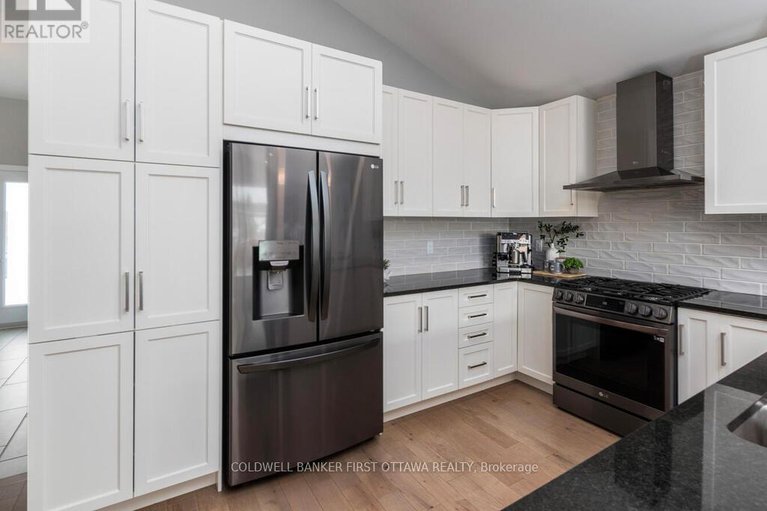 29499474/627-bracewell-street/mississippi-mills-ramsay-twp/mississippi-mills/ontario/K0A1A0_16