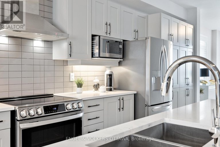 28377095/624-mikinak-road/cfb-rockcliffe-and-area/ottawa/ontario/K1K3X7_24