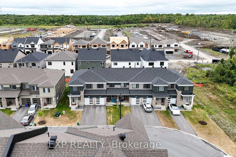 28798703/676-quilter-row/goulbourn-twp-from-franktown-rdsouth-to-rideau/ottawa/ontario/K0A2Z0_35