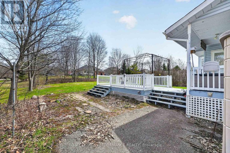 29652212/63-columbia-avenue/long-sault/south-stormont/ontario/K0C1P0_25