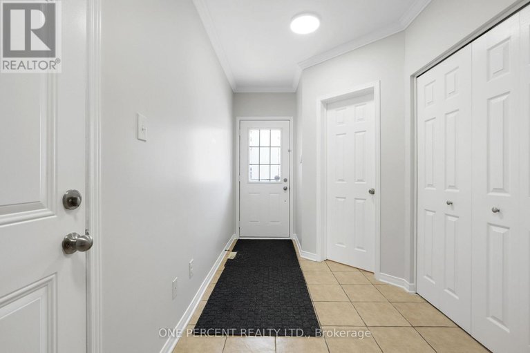 29436561/209-rolling-meadow-crescent/mer-bleuebradley-estatesanderson-park/ottawa/ontario/K1W0B1_4