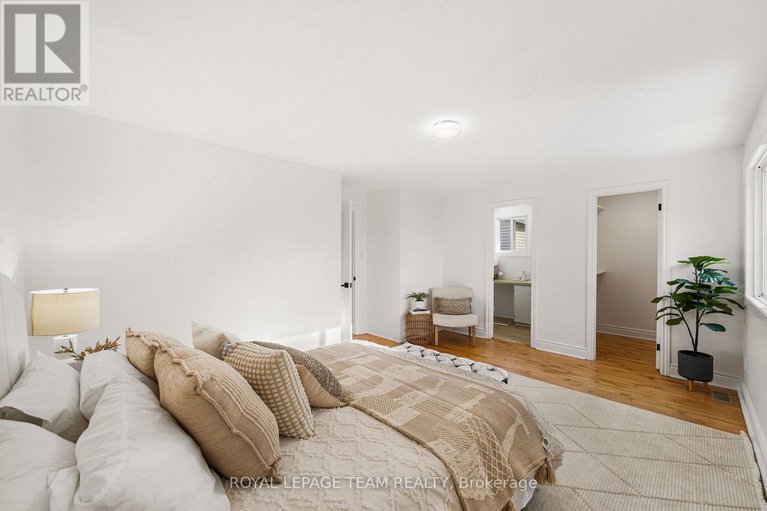 29367437/8-homestead-street/borden-farmstewart-farmcarleton-heightsparkwood-hills/ottawa/ontario/K2E7N8_34