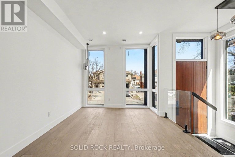 29669928/828-alpine-avenue/queensway-terrace-north/ottawa/ontario/K2B5R6_4