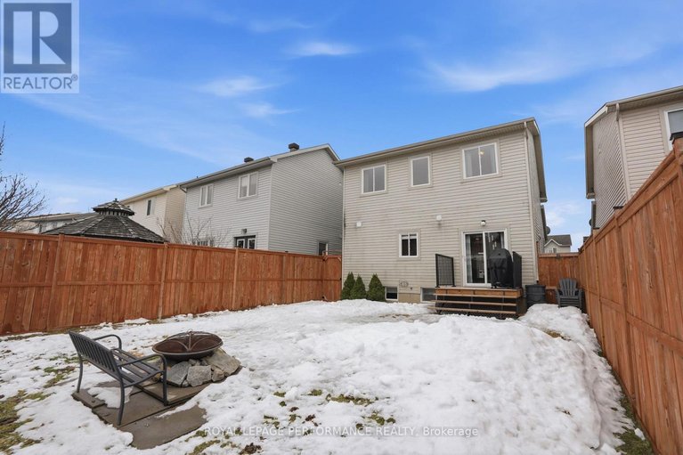 29550291/420-crystal-court/town-of-rockland/clarence-rockland/ontario/K4K0A1_29