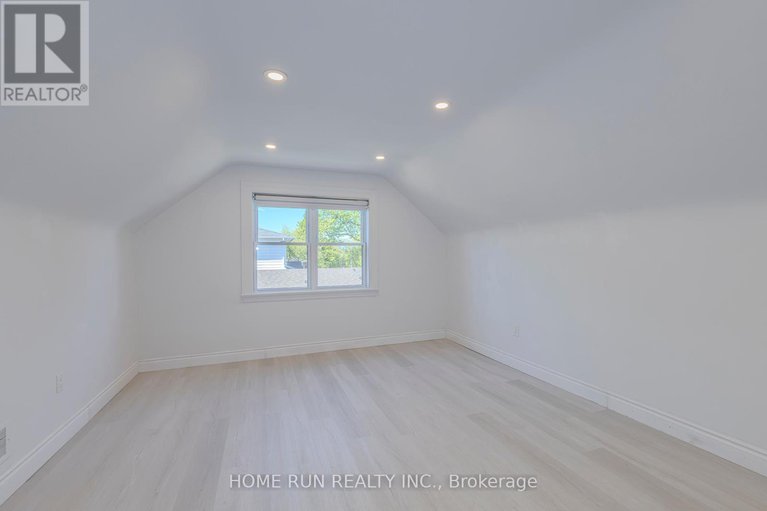 28846763/92-meadowlands-drive-w/meadowlandscrestview/ottawa/ontario/K2G2R8_30