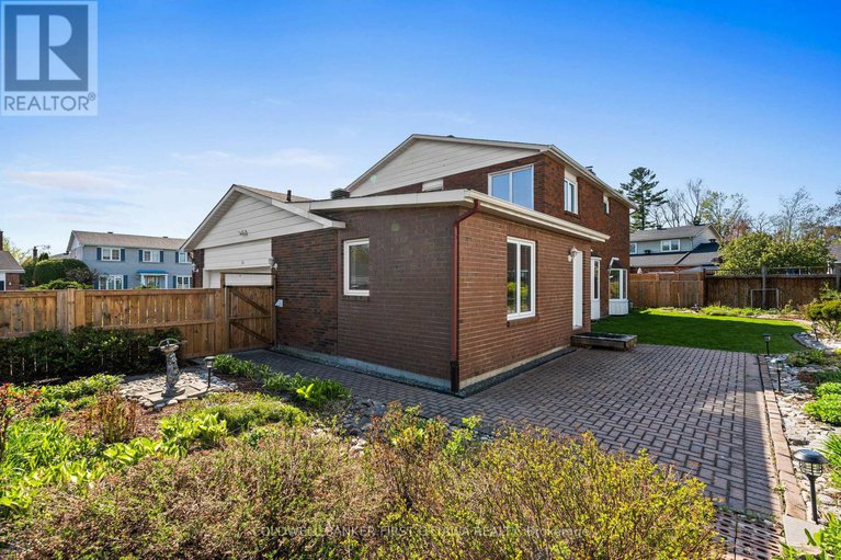 28315563/16-denewood-crescent/pineglencountry-place/ottawa/ontario/K2E7G5_43