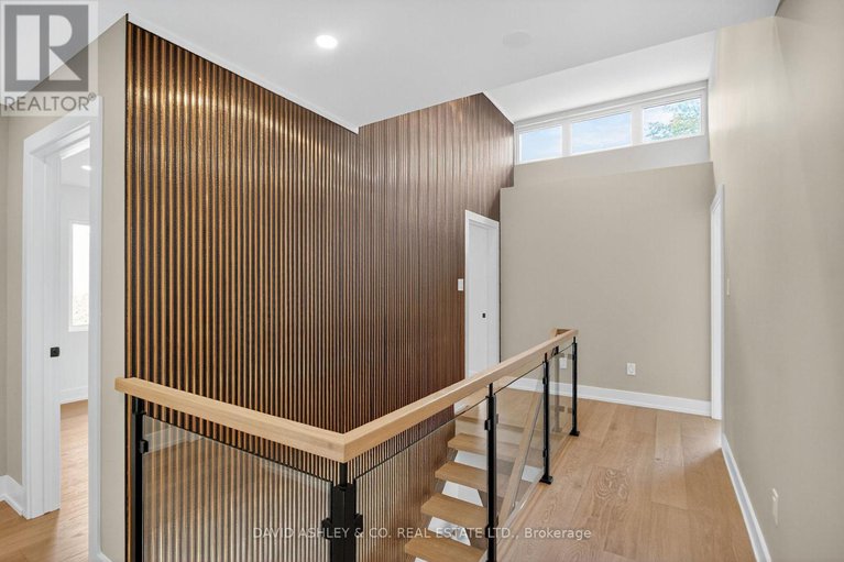 28963982/612-tweedsmuir-avenue/westborohampton-park/ottawa/ontario/K1Z5P3_17