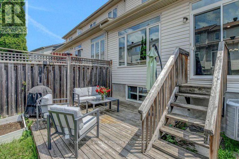 28599180/261-rolling-meadow-crescent/mer-bleuebradley-estatesanderson-park/ottawa/ontario/K1W0A8_26