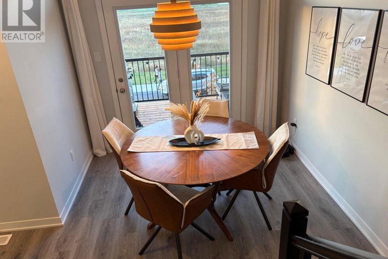 29263044/617-quilter-row/goulbourn-twp-from-franktown-rdsouth-to-rideau/ottawa/ontario/K0A2Z0_8