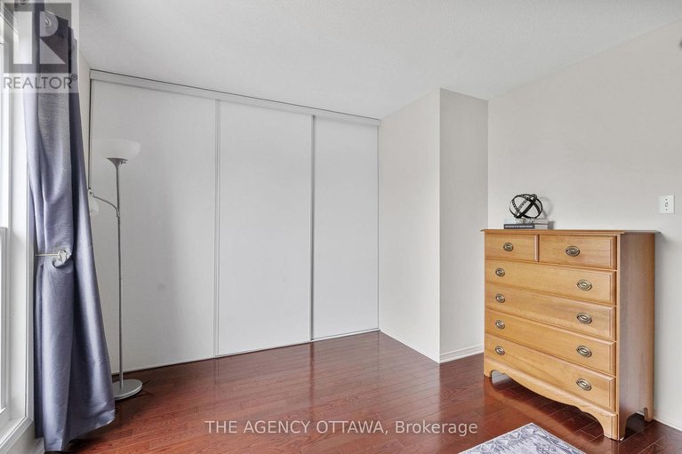 29001152/55-springcreek-crescent/bridlewood/ottawa/ontario/K2M2M2_18