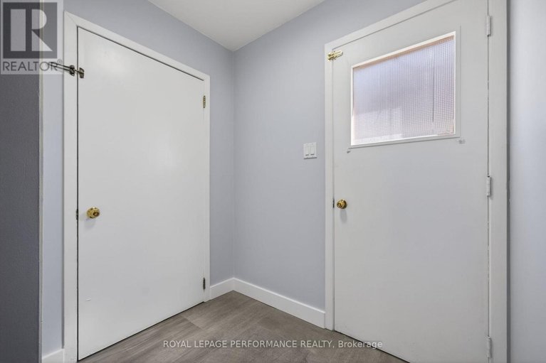 29668804/31-northpark-drive/blackburn-hamlet/ottawa/ontario/K1B3R7_21