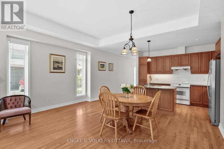 28655114/120-manorhill-private/urbandale-acres/ottawa/ontario/K1H2J4_15