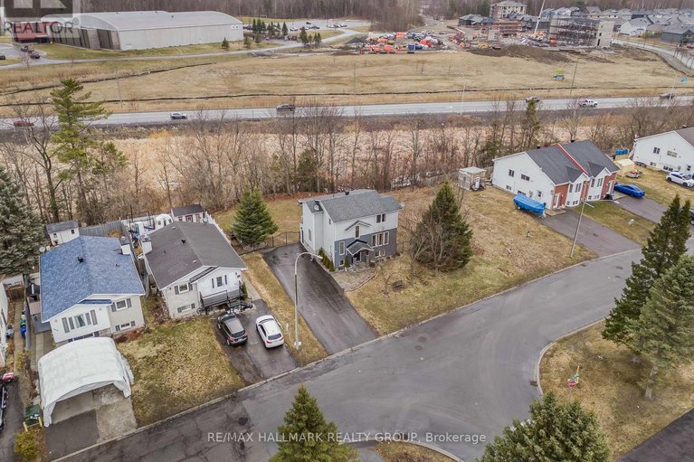 29592597/436-yves-street/town-of-rockland/clarence-rockland/ontario/K4K1E9_37