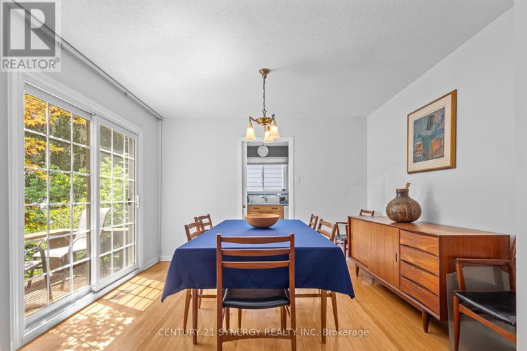 28626680/14-silver-aspen-crescent/blackburn-hamlet/ottawa/ontario/K1B3C5_28