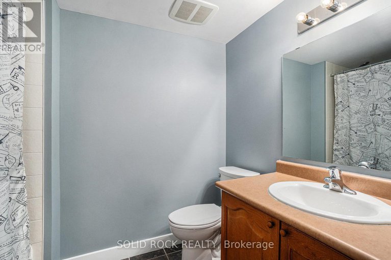 28710225/202-134-york-street/lower-townbyward-market/ottawa/ontario/K1N1K8_18